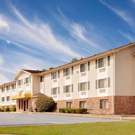Super 8 By Wyndham Fayetteville Kültér fotó