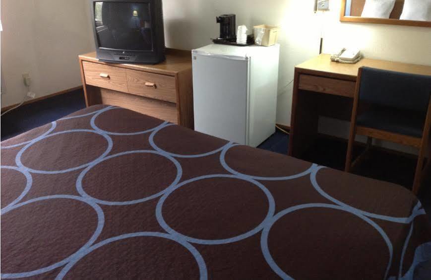 Super 8 By Wyndham Fayetteville Kültér fotó