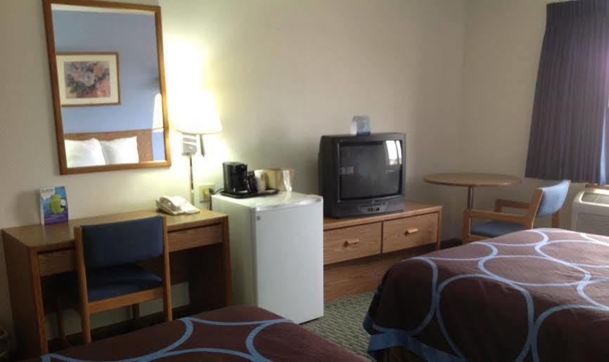 Super 8 By Wyndham Fayetteville Kültér fotó