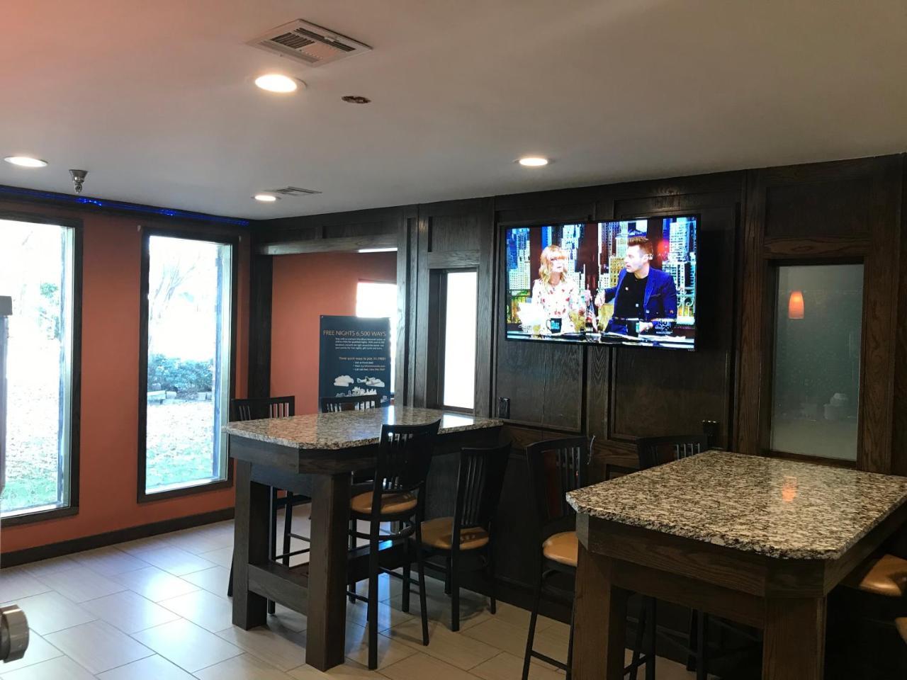Super 8 By Wyndham Fayetteville Kültér fotó